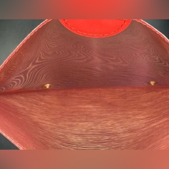 Louis Vuitton Red Translucent Epi Plage Pochette - Picture 8 of 9